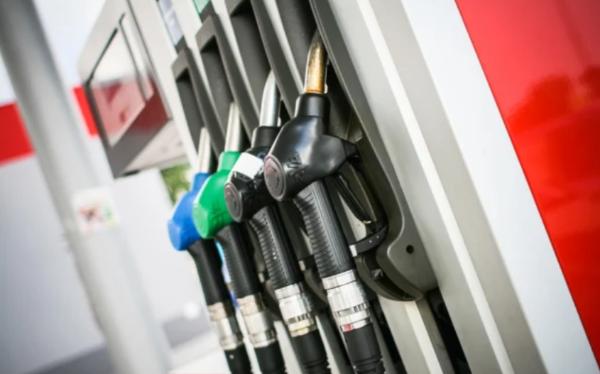 南非四月份面临创纪录的汽油价格上涨，政府要求进行干预