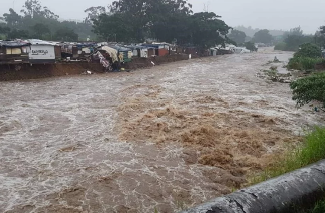 夸省洪水：紧急呼吁将夸祖鲁-纳塔尔省宣布为灾区