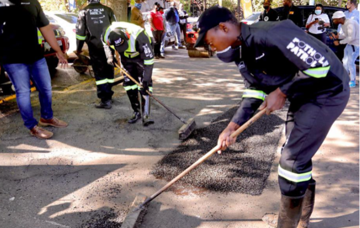 更多的私人公司将被允许修补南非道路的坑洼