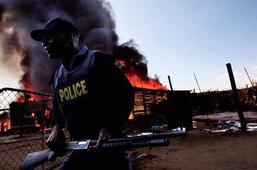 南非西北省再发华人商户遭抢事件警察袖手旁观