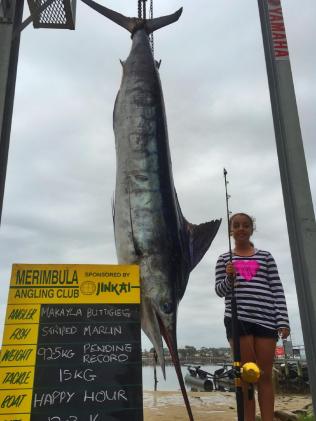 澳大利亚10岁女孩钓上147公斤重旗鱼打破世界纪录