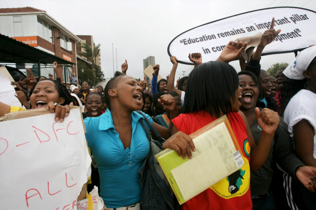 “Two NMMU sides wrangle over fee protests”的图片搜索结果