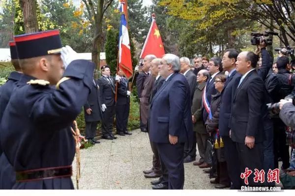 时任法国国防部长德勒里昂等高管参加纪念仪式