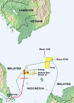07-03区块位于九段线内，紧贴着印尼单方面宣称的专属经济区界线