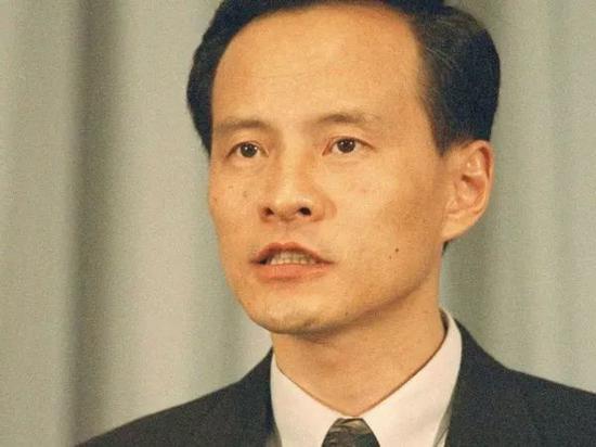▲资料图片：1996年，时任中国外交部发言人的崔天凯。
