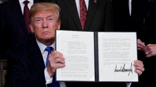 美国总统特朗普3月22日签署总统备忘录，将对从中国进口的商品大规模征收关税。