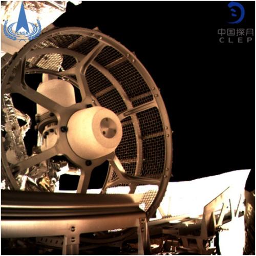 图为嫦娥四号巡视器车轮。图片来源：国家航天局/供图