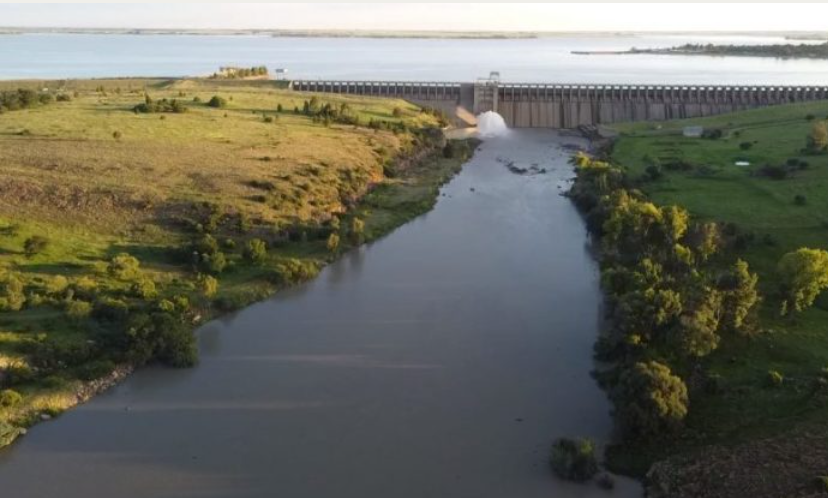 南非两大坝存储量爆满！豪登省瓦尔大坝因连续雨水上涨